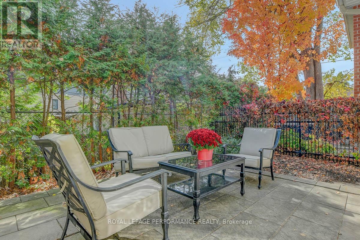 318 Iona Street, Ottawa, Ontario  K1Z 7B9 - Photo 26 - X12473121