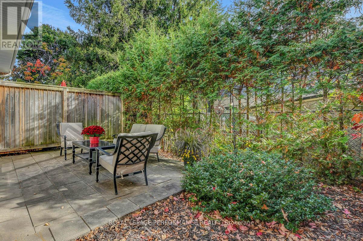 318 Iona Street, Ottawa, Ontario  K1Z 7B9 - Photo 27 - X12473121