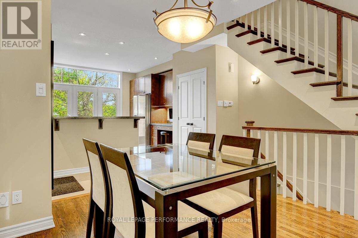 318 Iona Street, Ottawa, Ontario  K1Z 7B9 - Photo 9 - X12473121