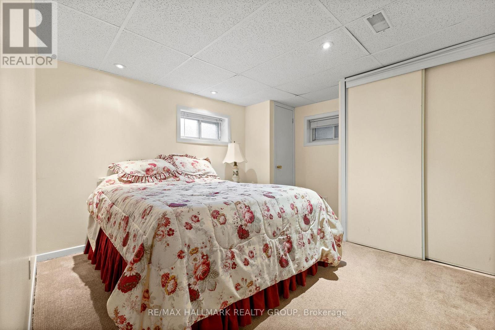 18 Kerry Crescent, Ottawa, Ontario  K2E 5V6 - Photo 28 - X12473157