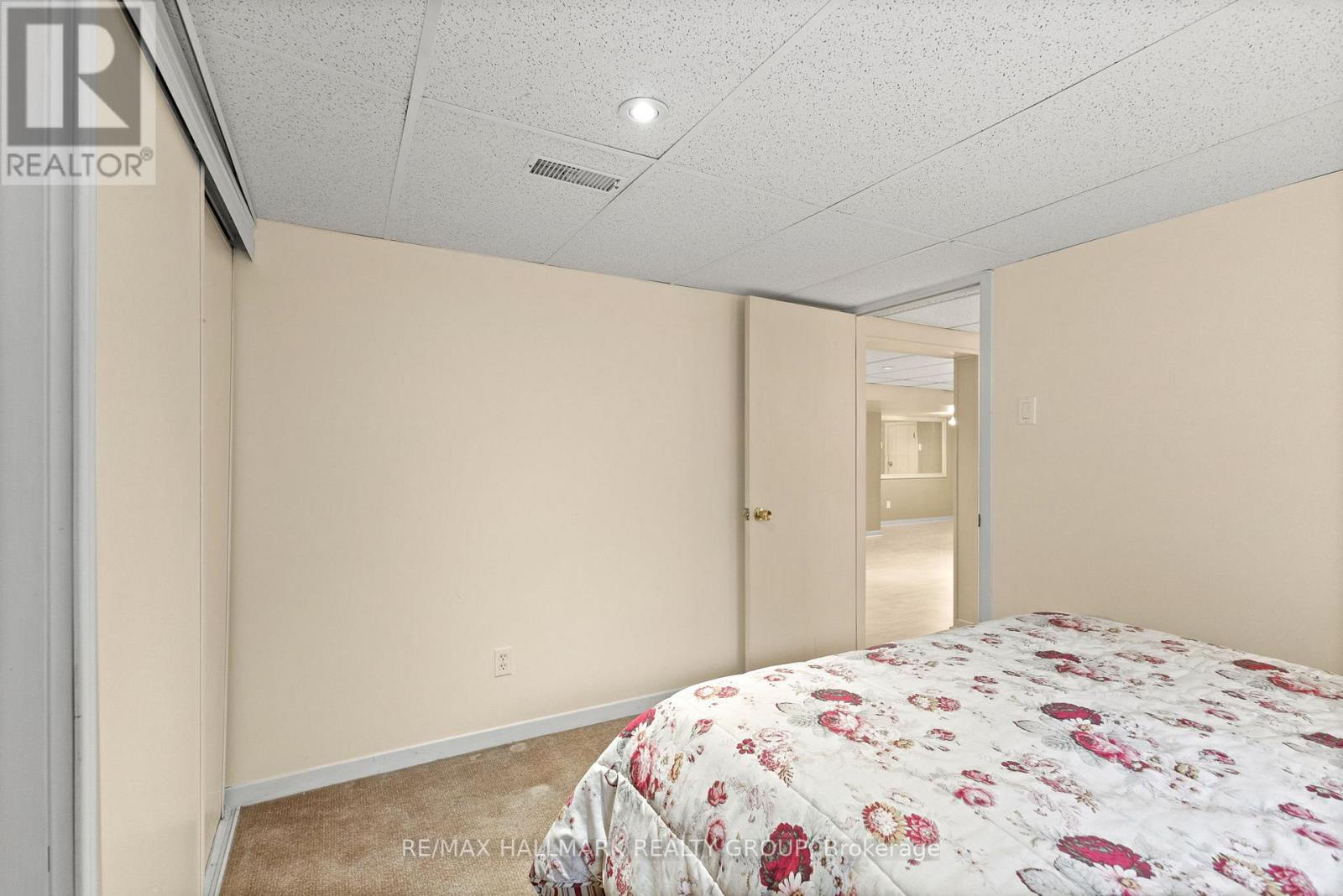 18 Kerry Crescent, Ottawa, Ontario  K2E 5V6 - Photo 29 - X12473157