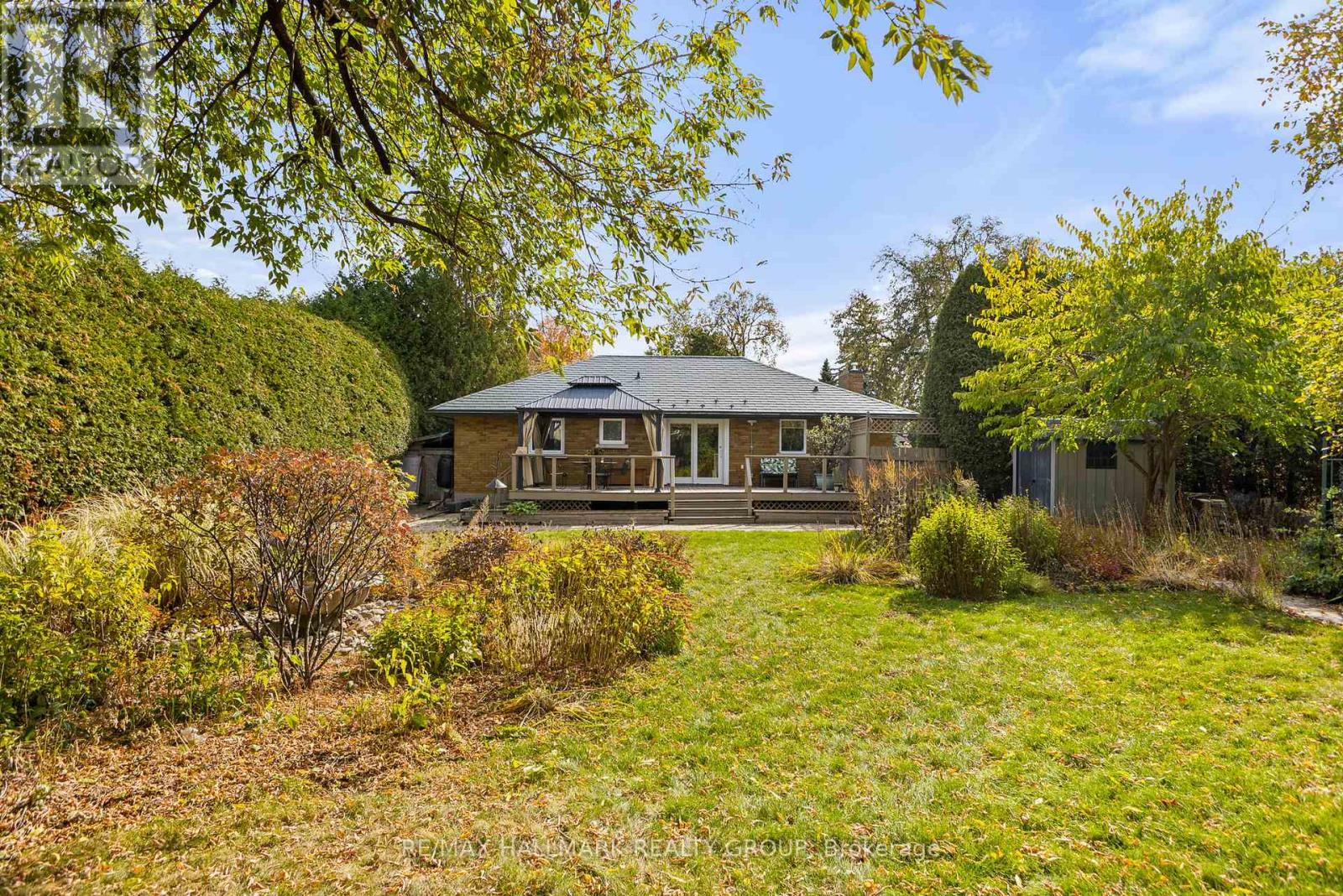 18 Kerry Crescent, Ottawa, Ontario  K2E 5V6 - Photo 34 - X12473157