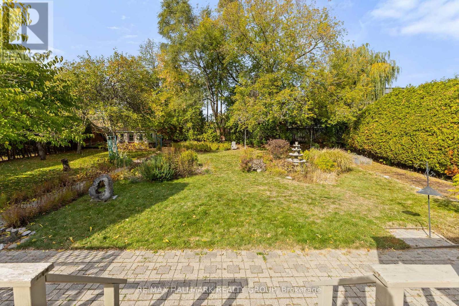 18 Kerry Crescent, Ottawa, Ontario  K2E 5V6 - Photo 36 - X12473157
