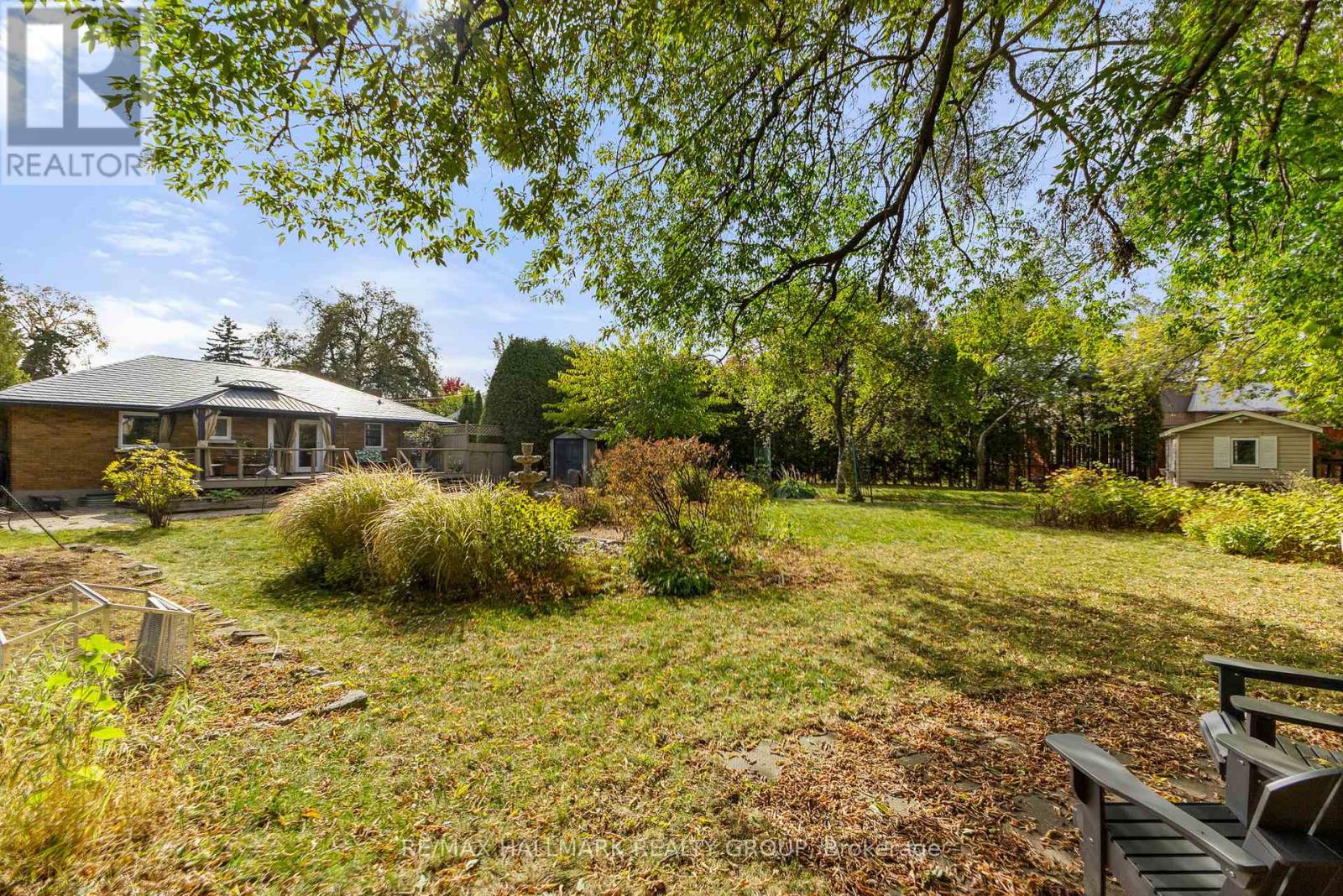 18 Kerry Crescent, Ottawa, Ontario  K2E 5V6 - Photo 38 - X12473157
