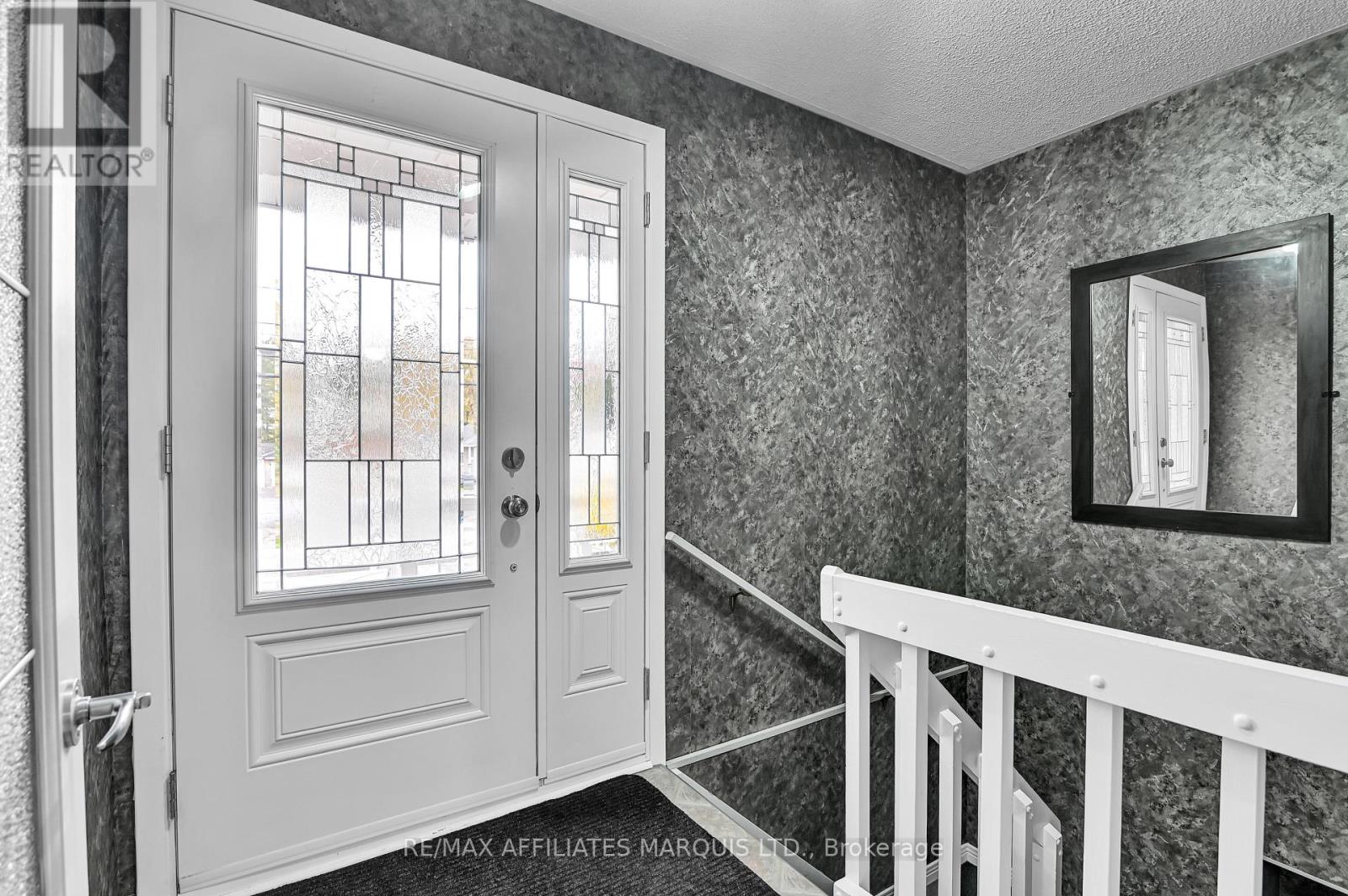 2151 Pitt Street, Cornwall, Ontario  K6K 1A1 - Photo 2 - X12473145