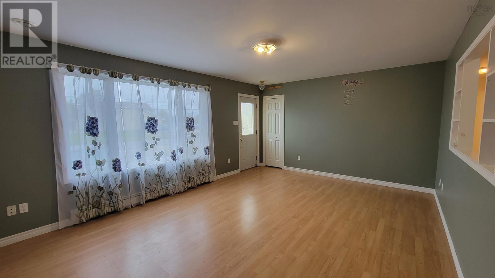 59 Clements Avenue, Yarmouth, Nova Scotia  B5A 2L8 - Photo 12 - 202526252