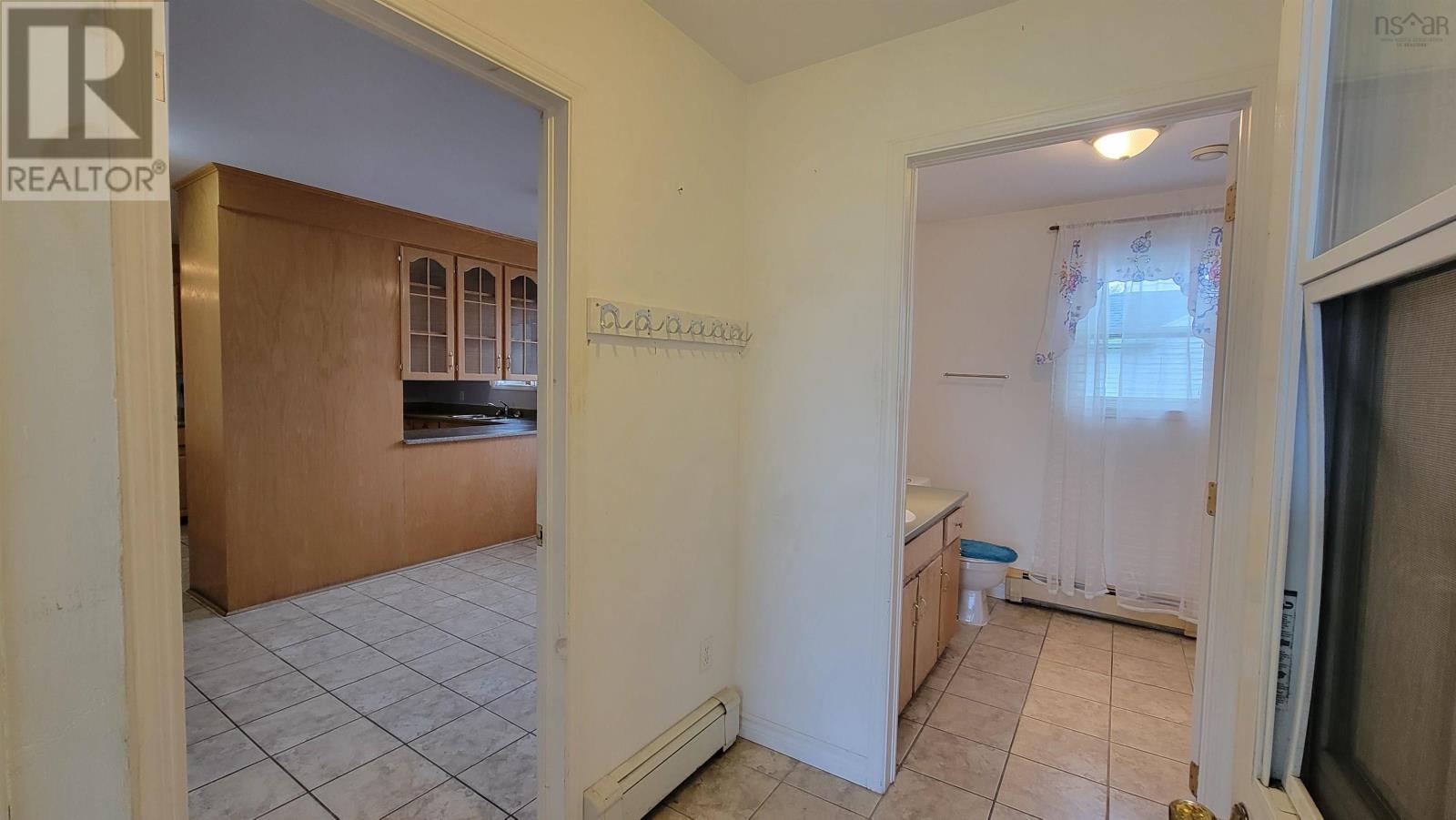 59 Clements Avenue, Yarmouth, Nova Scotia  B5A 2L8 - Photo 6 - 202526252