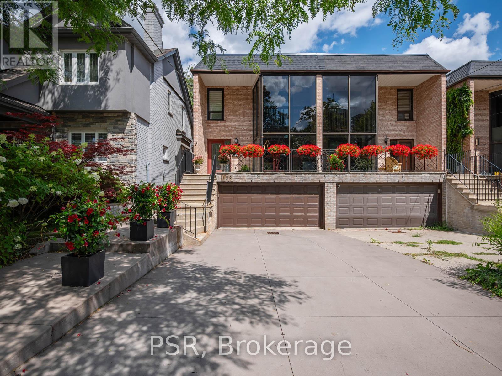 128 ST CLEMENTS AVENUE, Toronto, Ontario
