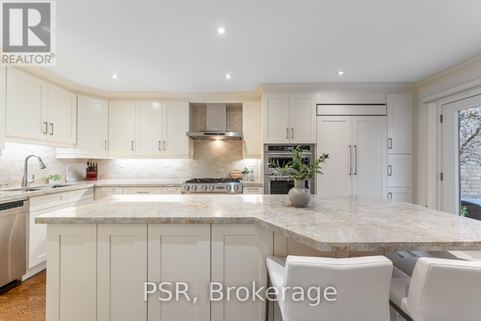 128 St Clements Avenue, Toronto, Ontario  M4R 1H2 - Photo 4 - C12473156