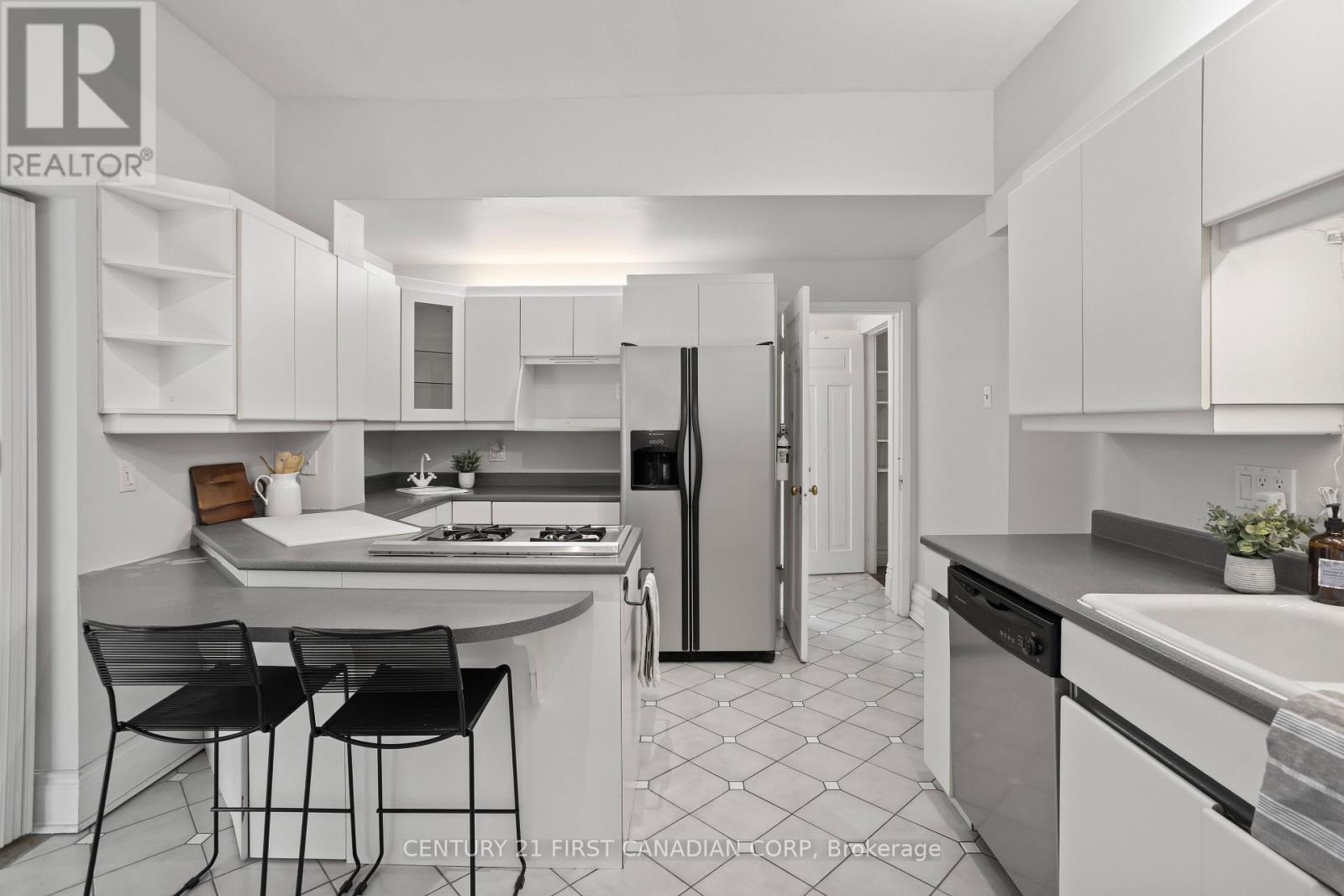 Photo 11 of 48 for 16 Woodward Avenue