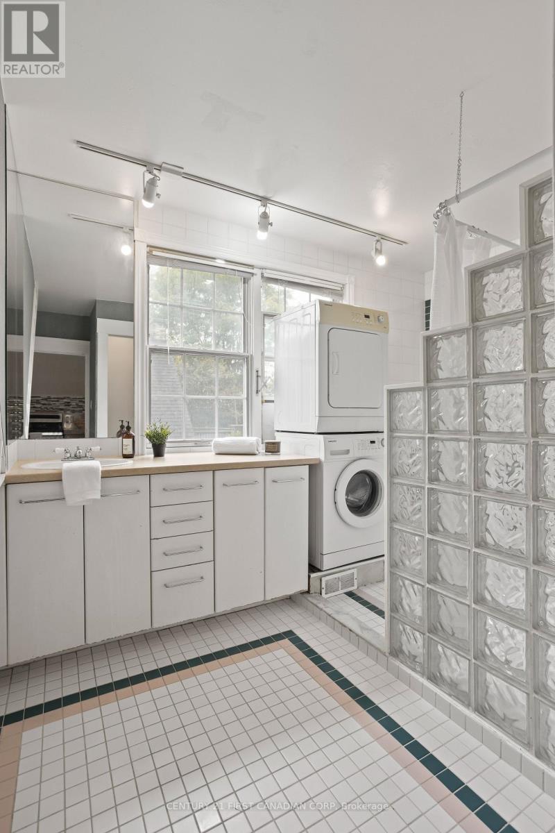 Photo 32 of 48 for 16 Woodward Avenue