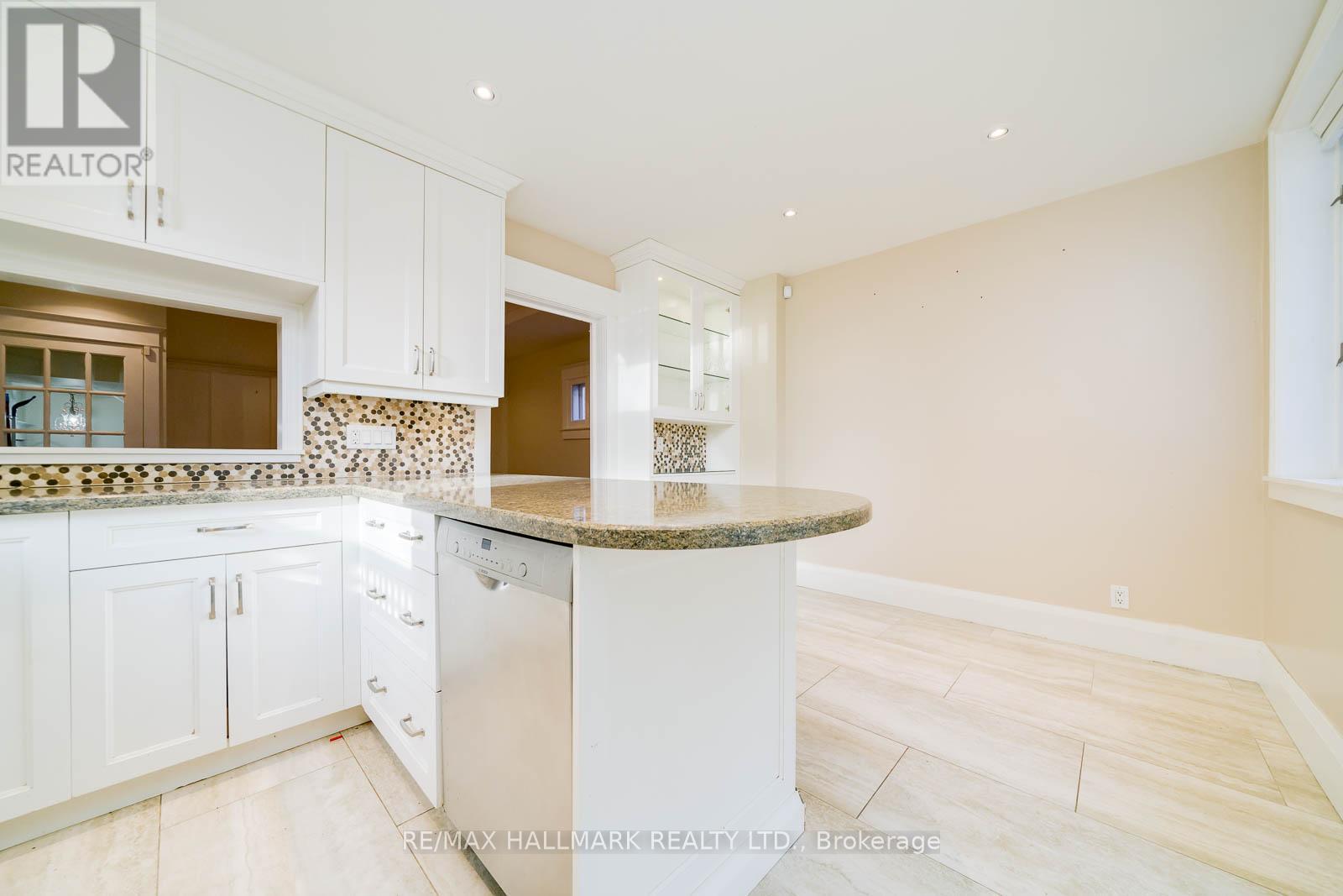 169 Balsam Avenue, Toronto, Ontario  M4E 3C2 - Photo 11 - E12473148