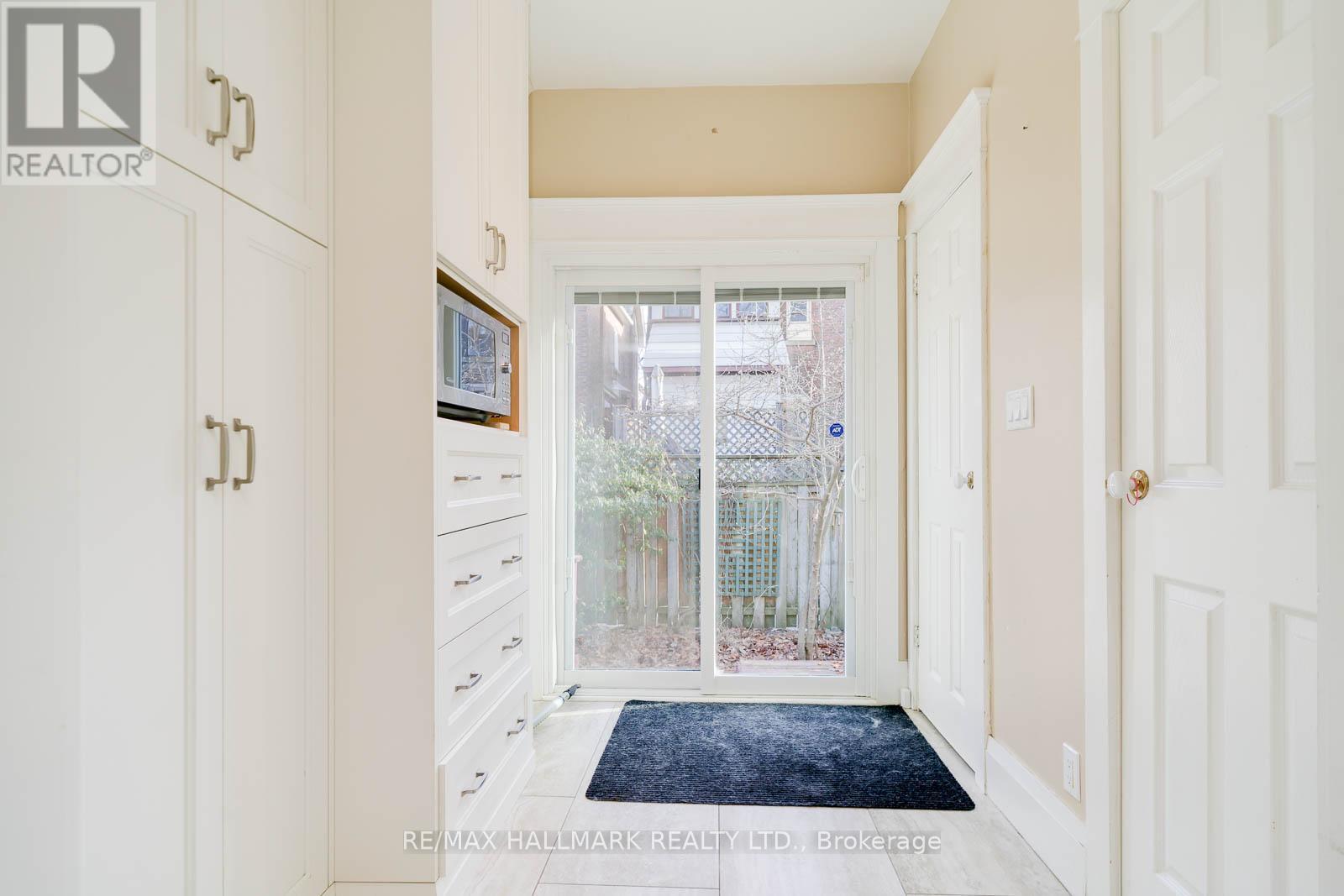 169 Balsam Avenue, Toronto, Ontario  M4E 3C2 - Photo 12 - E12473148