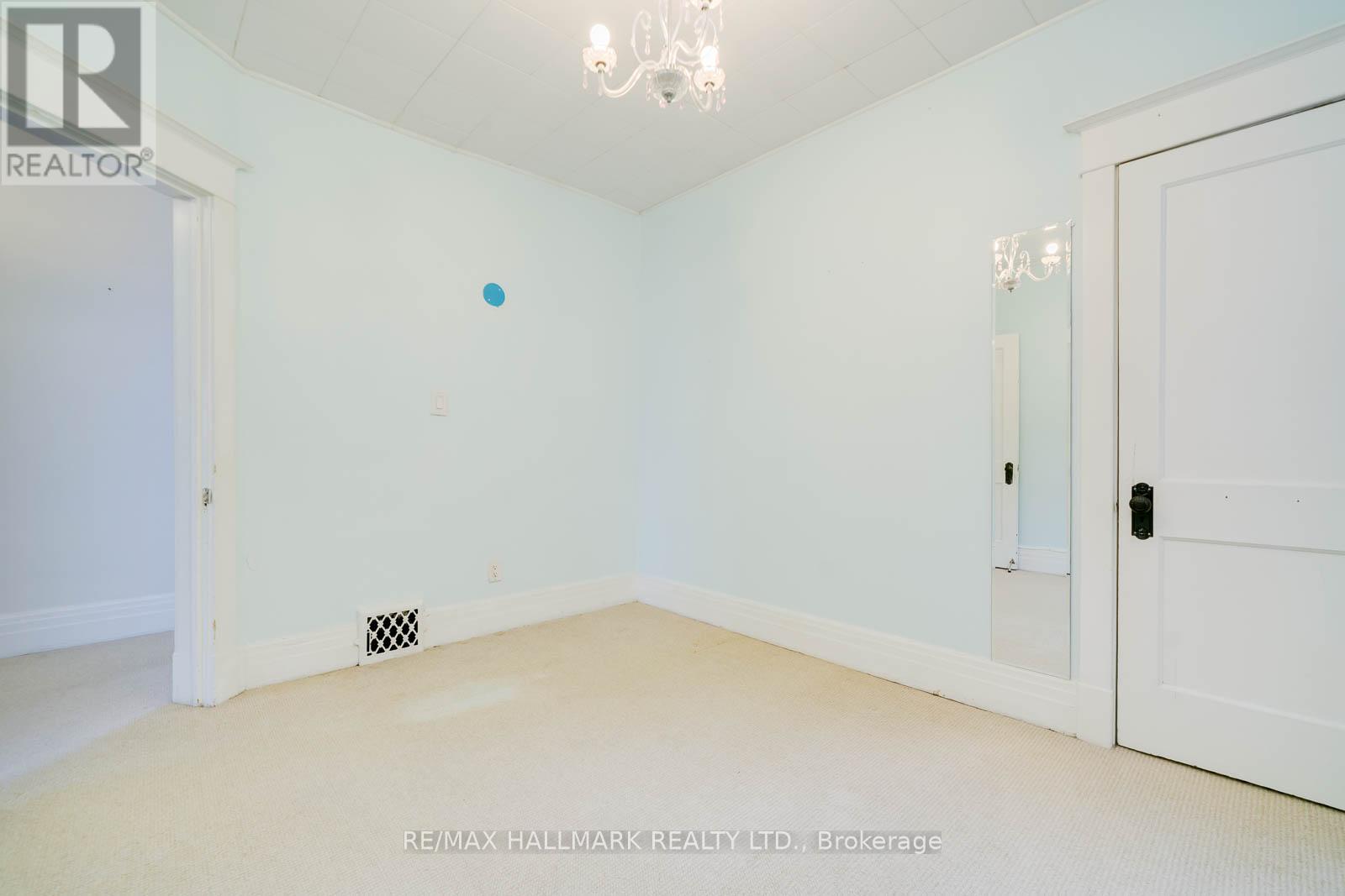 169 Balsam Avenue, Toronto, Ontario  M4E 3C2 - Photo 20 - E12473148