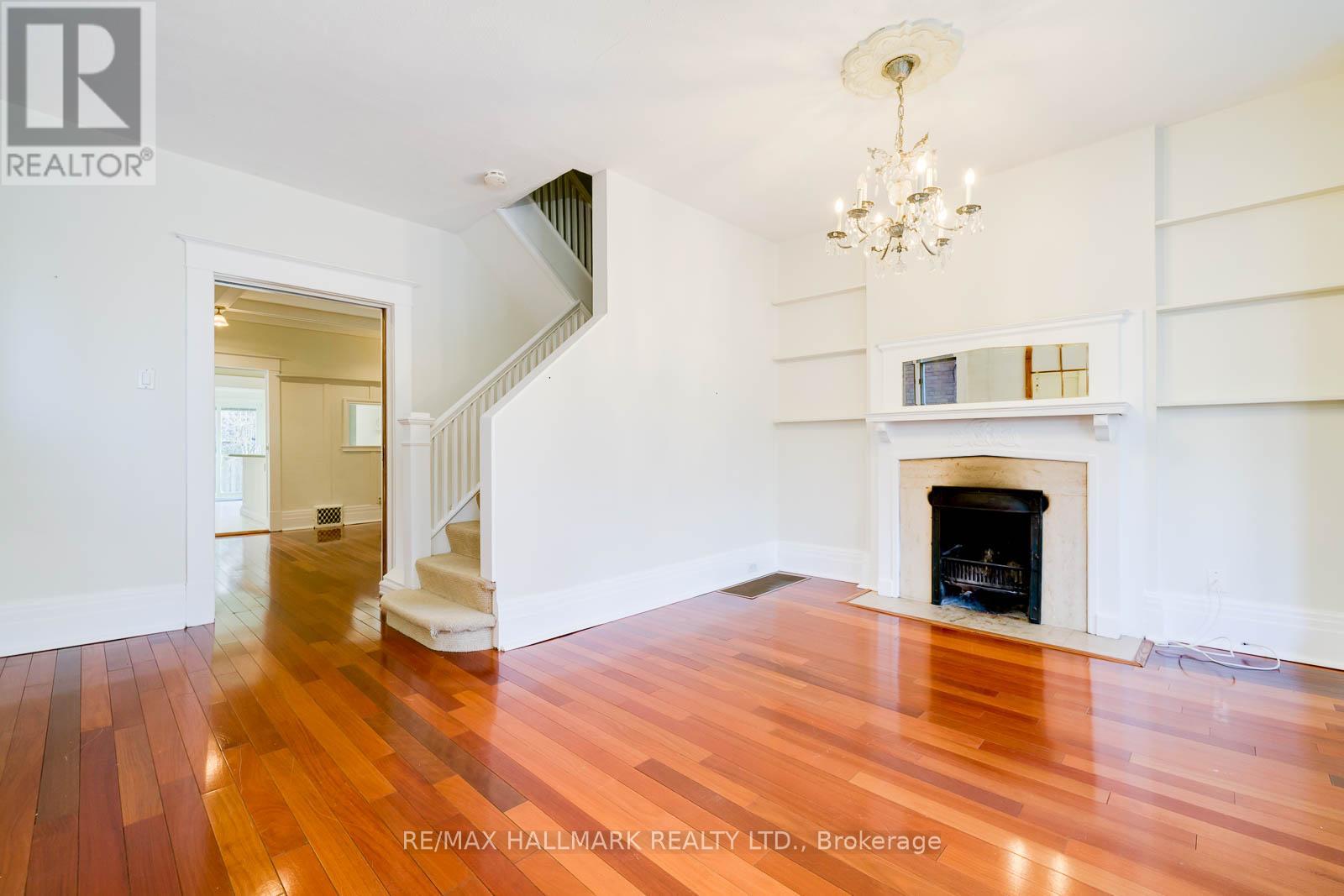 169 Balsam Avenue, Toronto, Ontario  M4E 3C2 - Photo 3 - E12473148