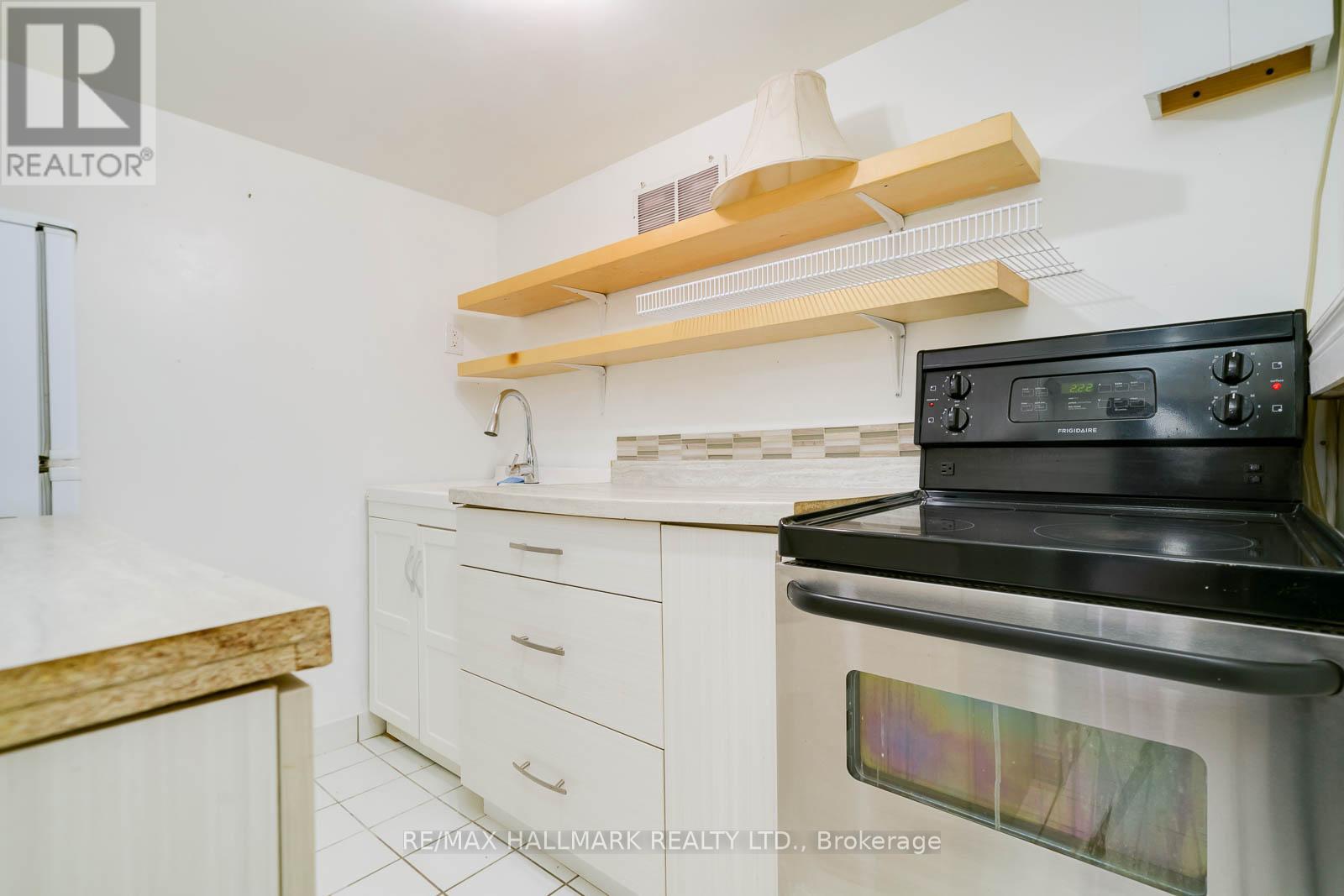 169 Balsam Avenue, Toronto, Ontario  M4E 3C2 - Photo 34 - E12473148