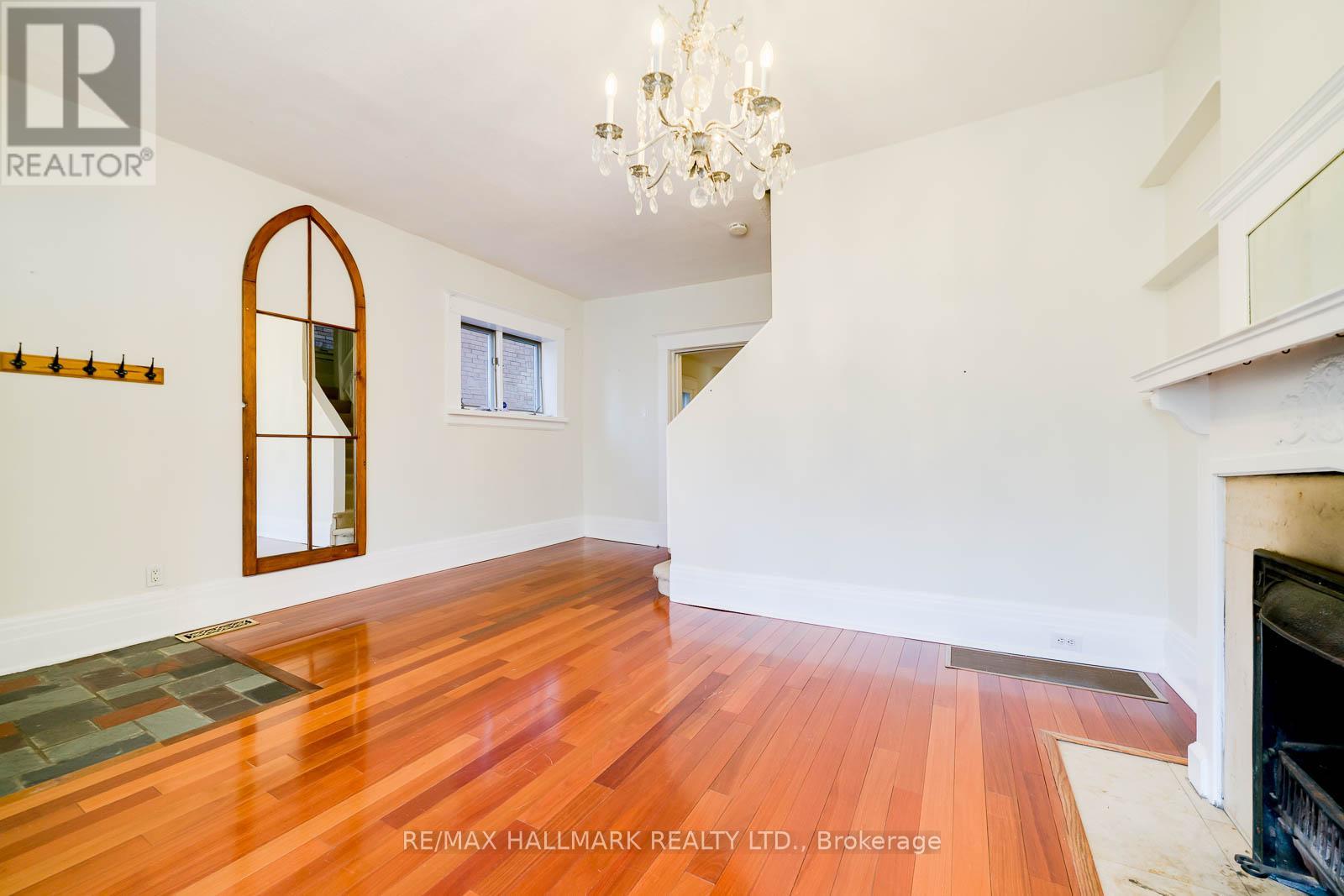 169 Balsam Avenue, Toronto, Ontario  M4E 3C2 - Photo 5 - E12473148