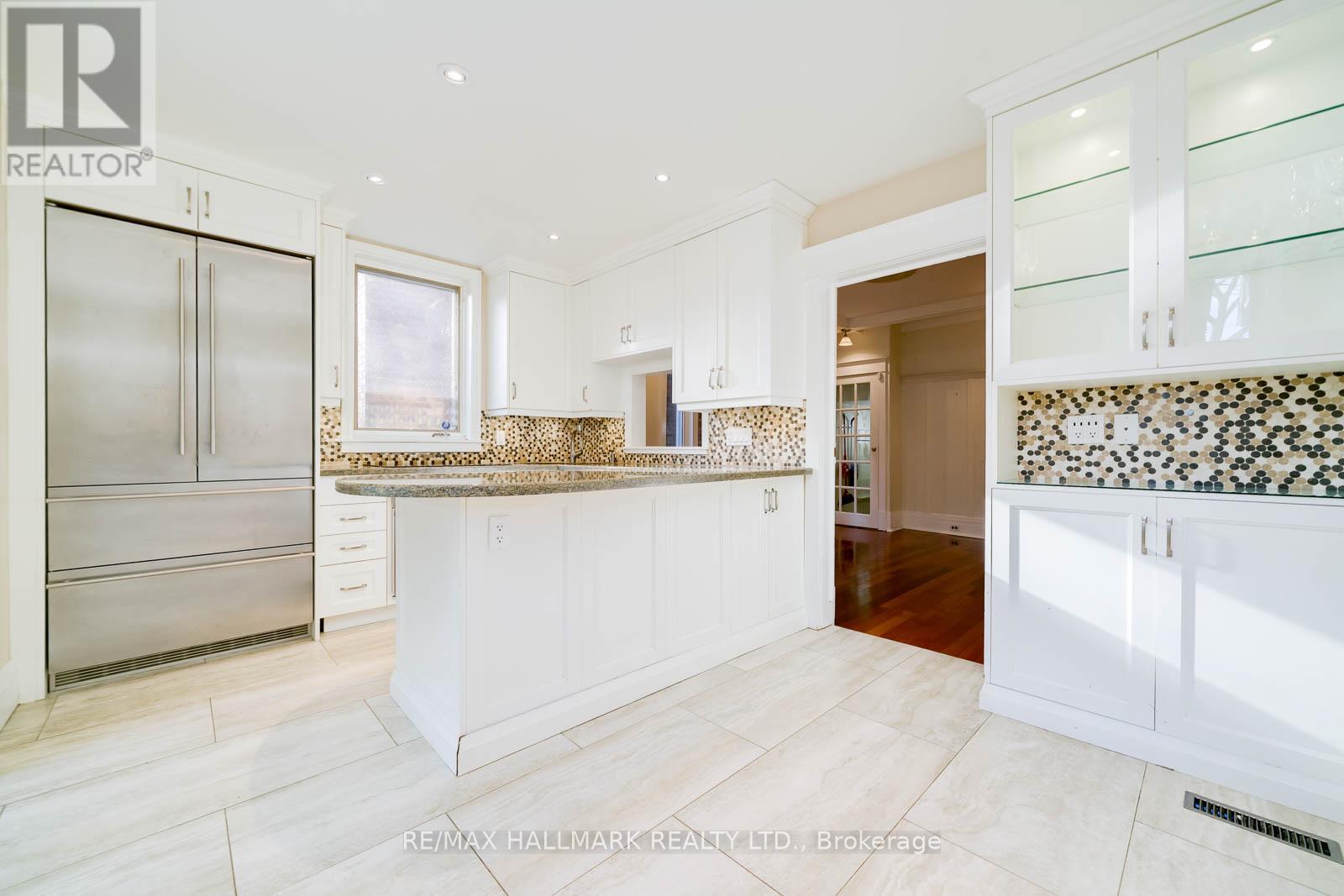 169 Balsam Avenue, Toronto, Ontario  M4E 3C2 - Photo 9 - E12473148