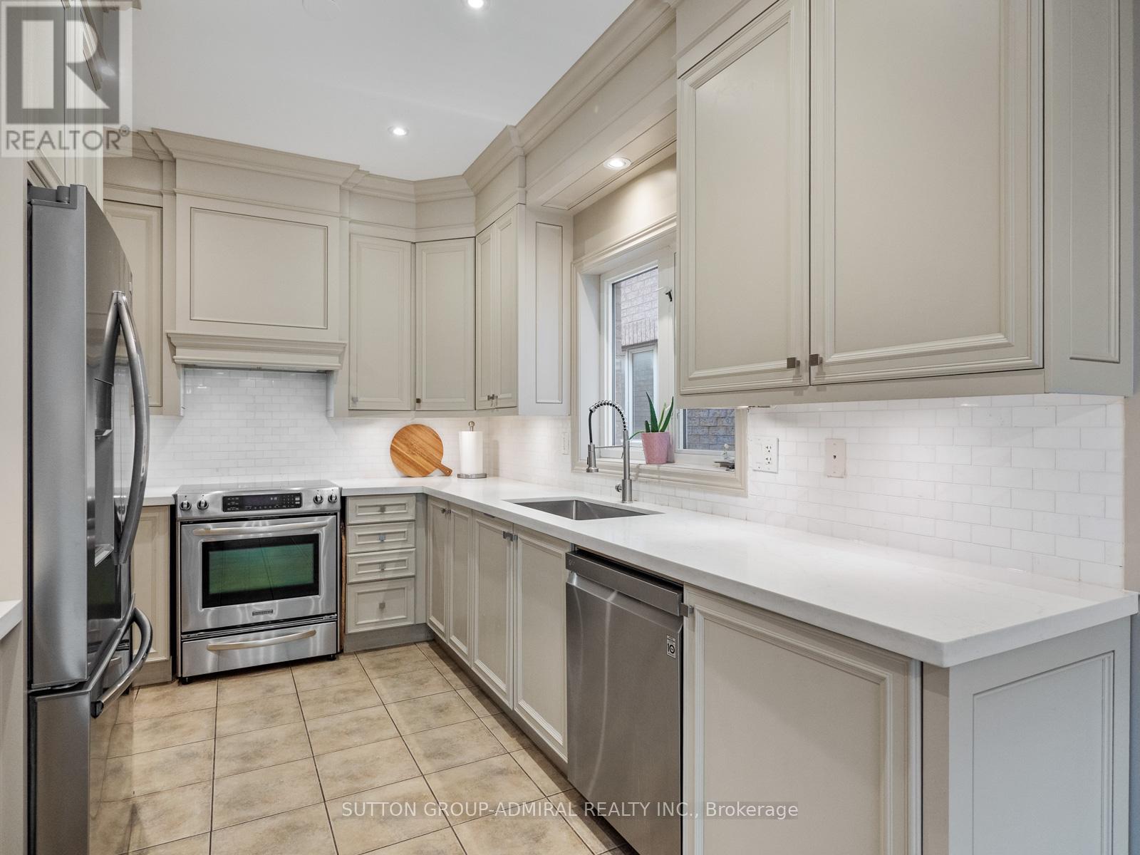 192 Chayna Crescent, Vaughan, Ontario  L6A 0L7 - Photo 7 - N12473129