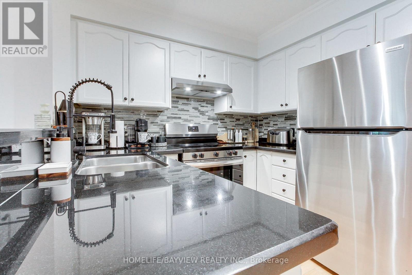 110 - 245 Pine Grove Road, Vaughan, Ontario  L4L 2H7 - Photo 5 - N12473160