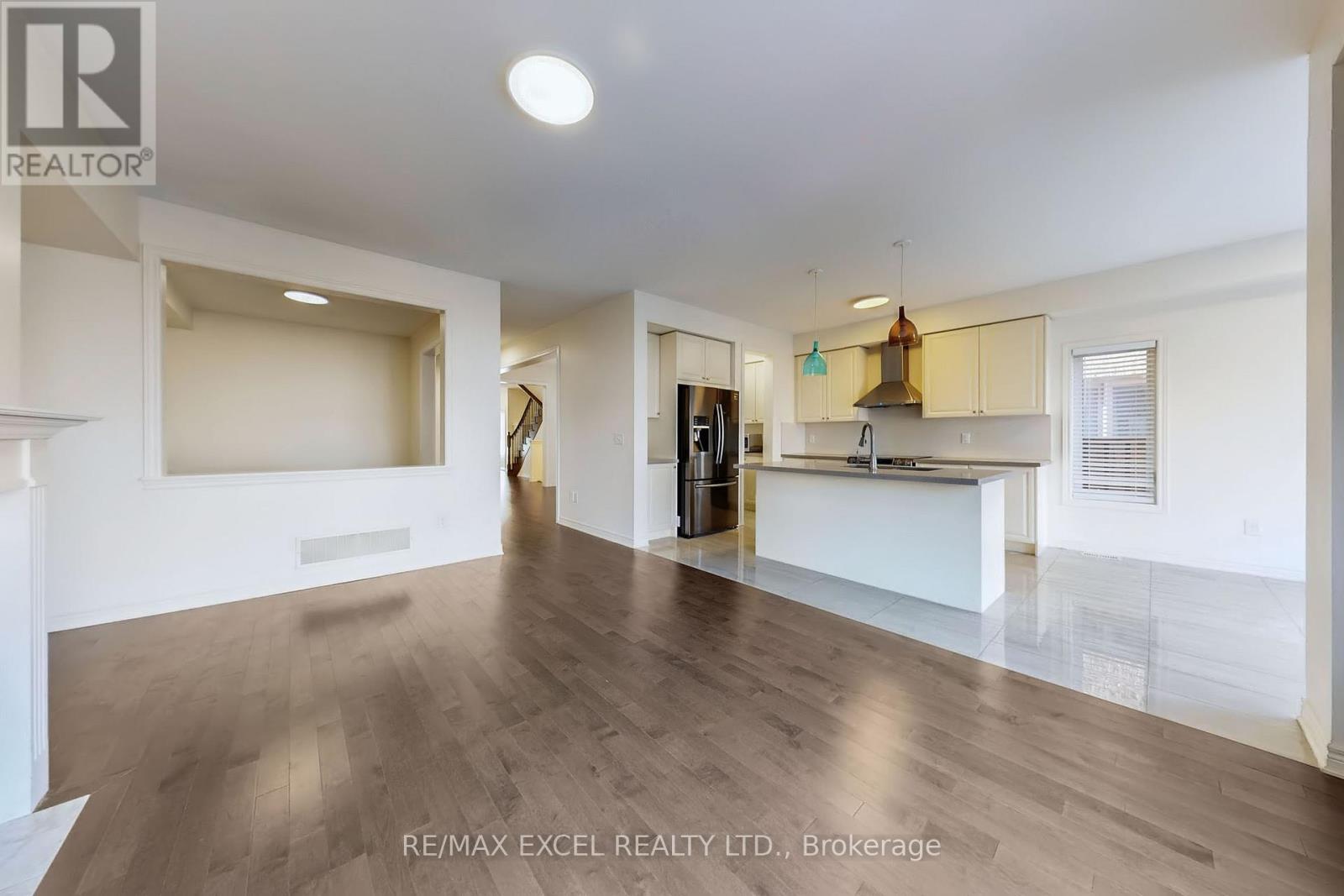 6 Kavanagh Avenue, East Gwillimbury, Ontario  L0G 1V0 - Photo 13 - N12472884