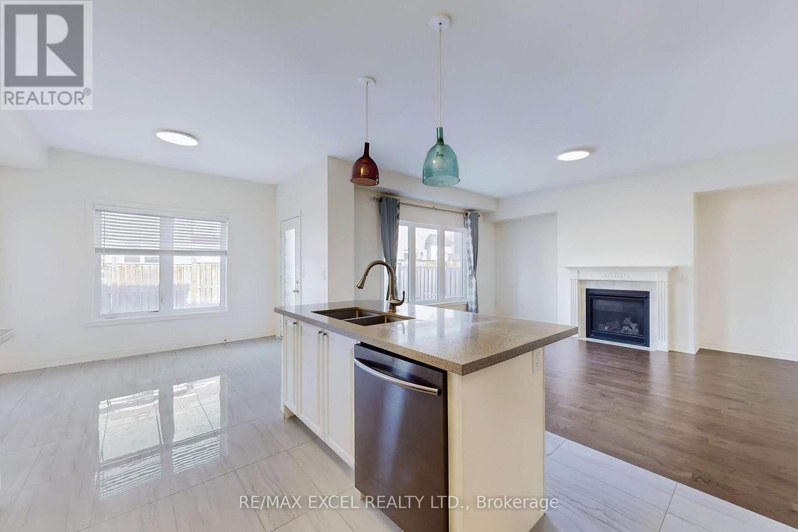 6 Kavanagh Avenue, East Gwillimbury, Ontario  L0G 1V0 - Photo 18 - N12472884
