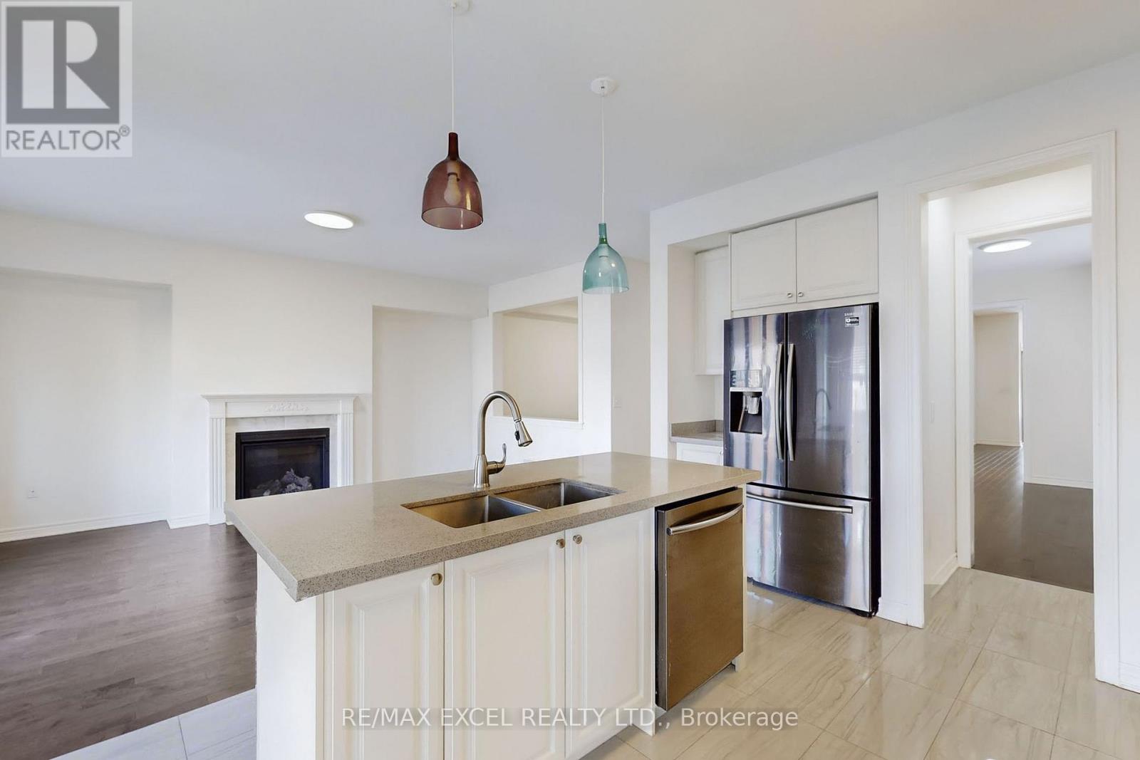 6 Kavanagh Avenue, East Gwillimbury, Ontario  L0G 1V0 - Photo 19 - N12472884