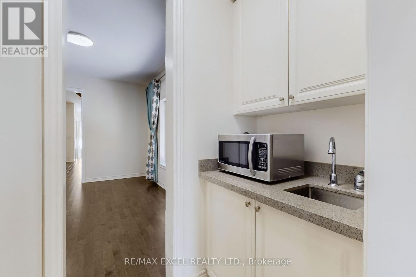 6 Kavanagh Avenue, East Gwillimbury, Ontario  L0G 1V0 - Photo 24 - N12472884