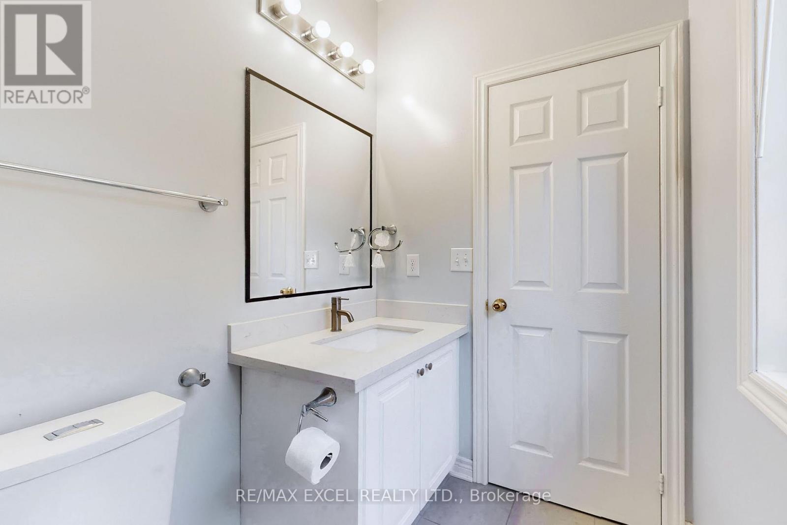 6 Kavanagh Avenue, East Gwillimbury, Ontario  L0G 1V0 - Photo 36 - N12472884