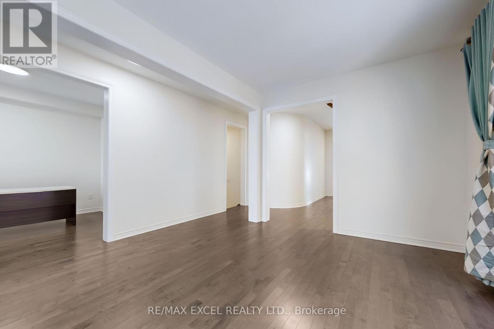 6 Kavanagh Avenue, East Gwillimbury, Ontario  L0G 1V0 - Photo 7 - N12472884