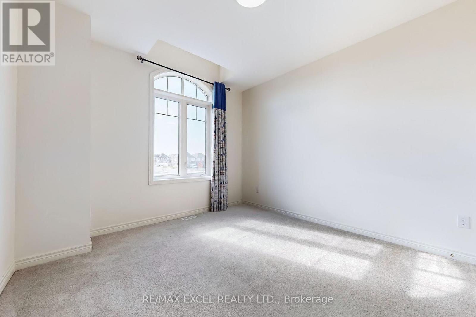 6 Kavanagh Avenue, East Gwillimbury, Ontario  L0G 1V0 - Photo 40 - N12472884