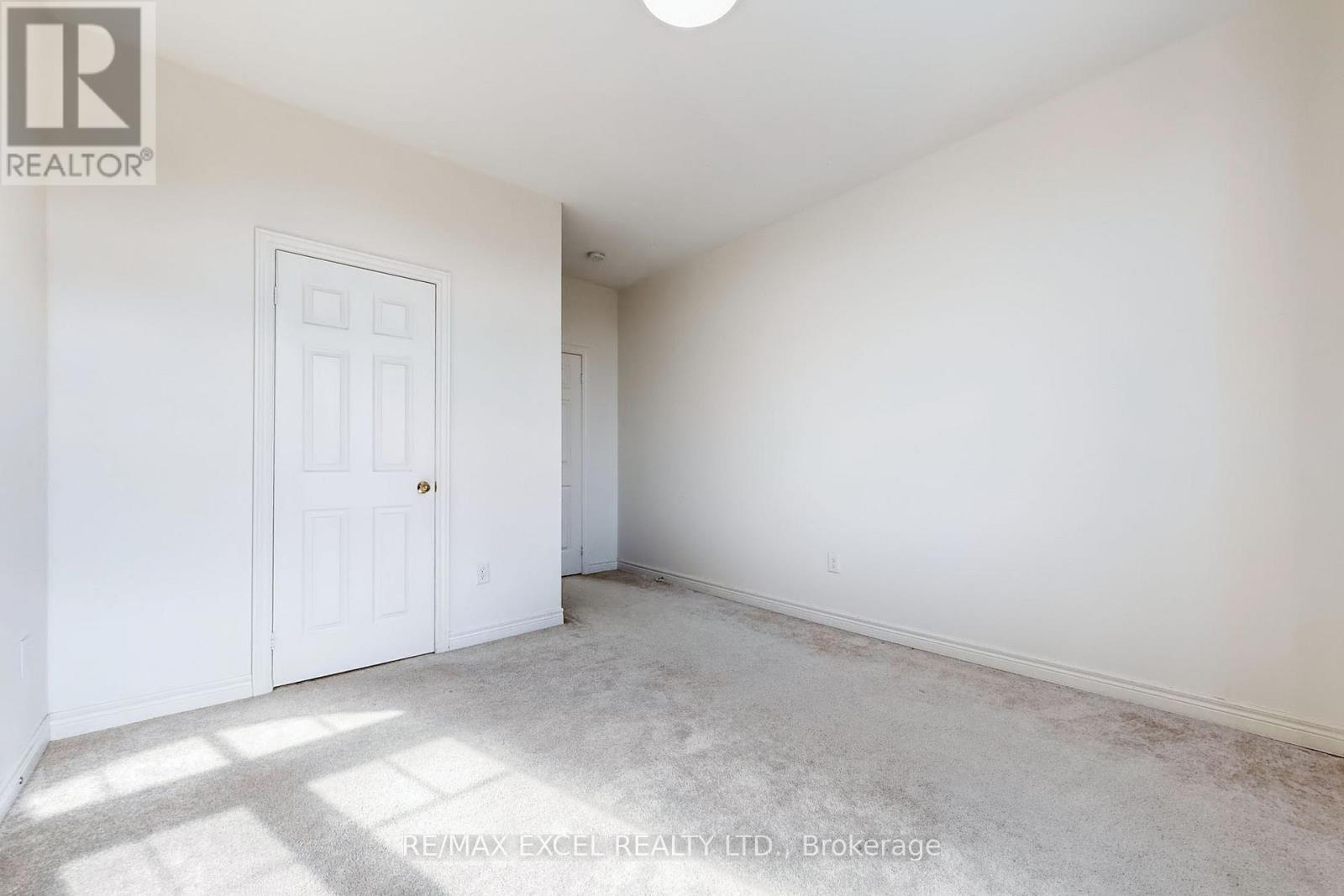 6 Kavanagh Avenue, East Gwillimbury, Ontario  L0G 1V0 - Photo 42 - N12472884