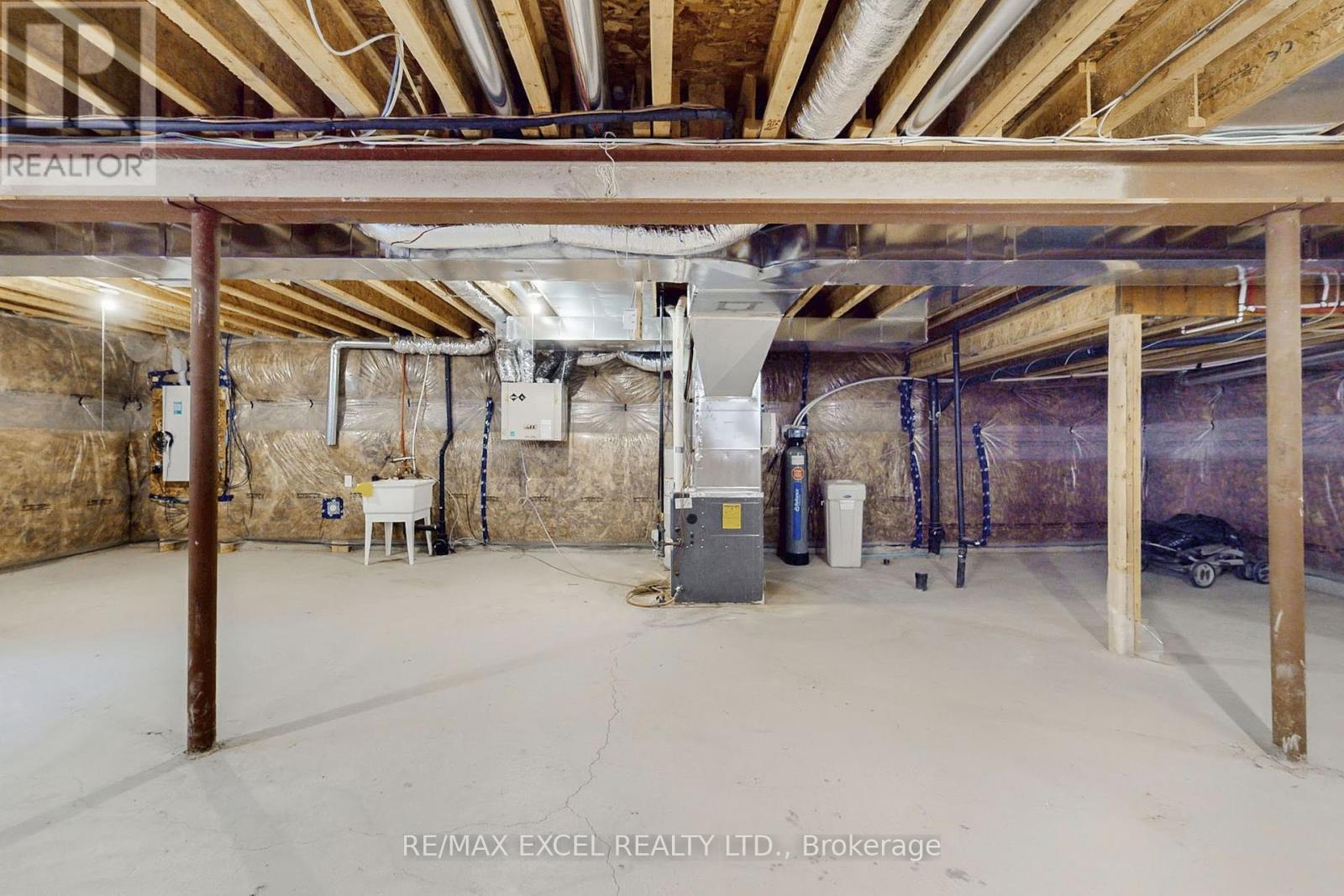 6 Kavanagh Avenue, East Gwillimbury, Ontario  L0G 1V0 - Photo 46 - N12472884
