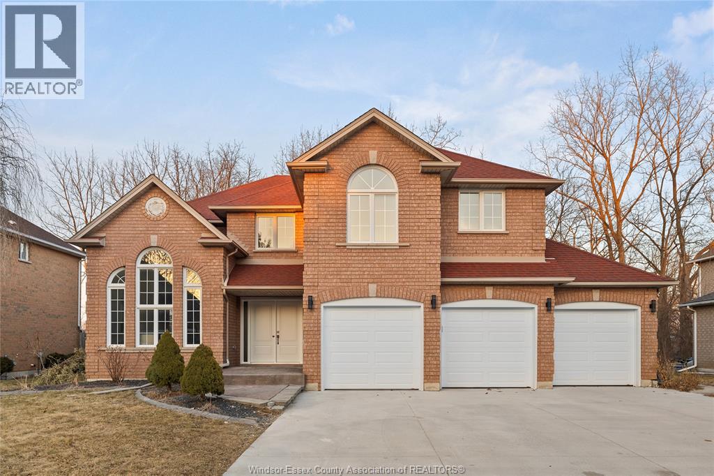 MLS# 25026664: 3522 WHITESIDE DRIVE, Windsor, Canada