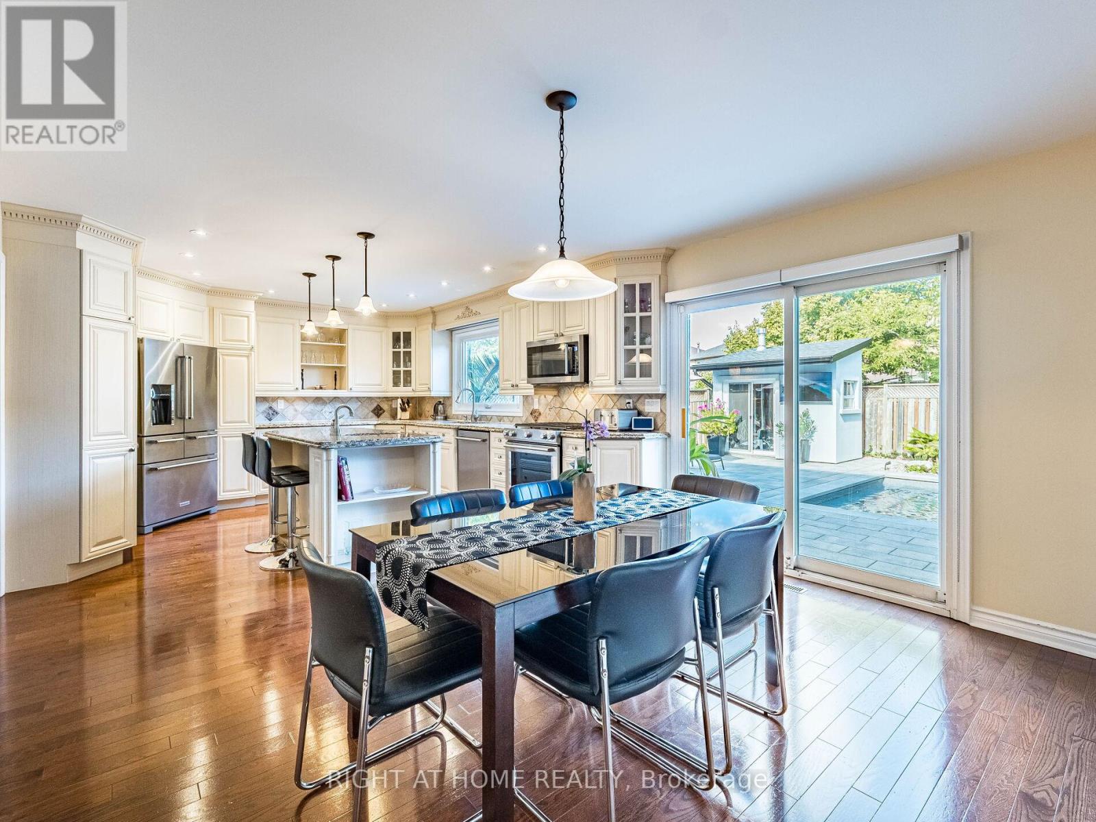 1477 Ballantrae Drive, Mississauga, Ontario  L5M 3N6 - Photo 11 - W12473140