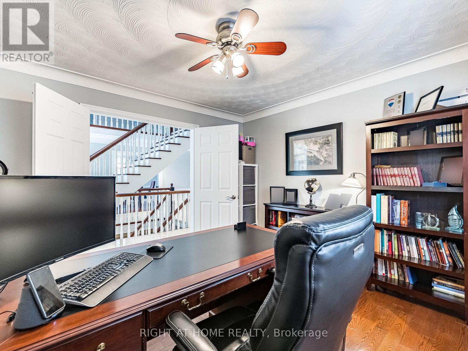 1477 Ballantrae Drive, Mississauga, Ontario  L5M 3N6 - Photo 20 - W12473140