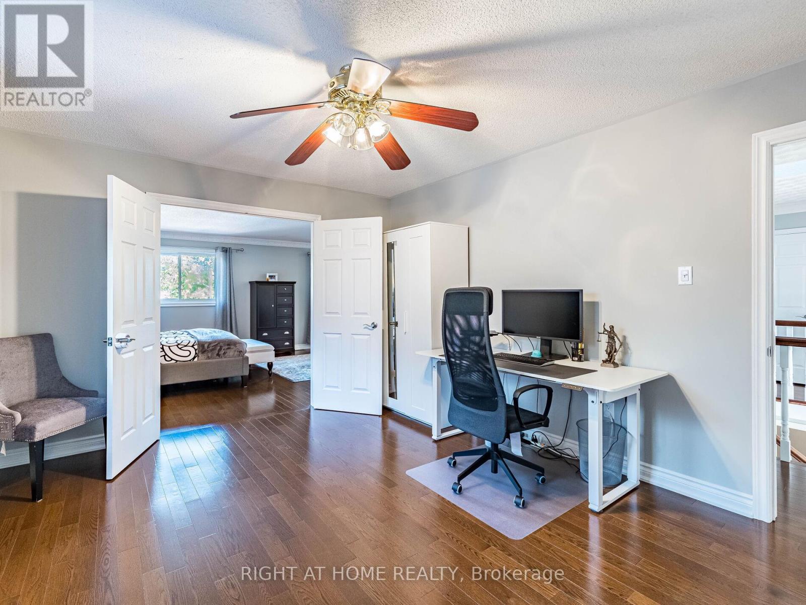 1477 Ballantrae Drive, Mississauga, Ontario  L5M 3N6 - Photo 28 - W12473140