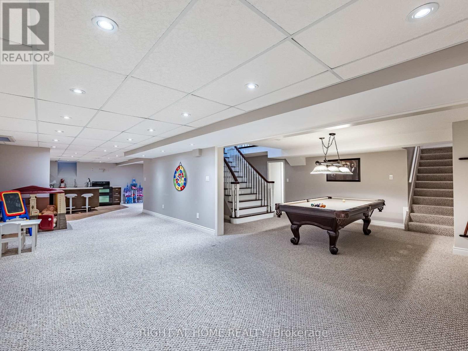1477 Ballantrae Drive, Mississauga, Ontario  L5M 3N6 - Photo 36 - W12473140