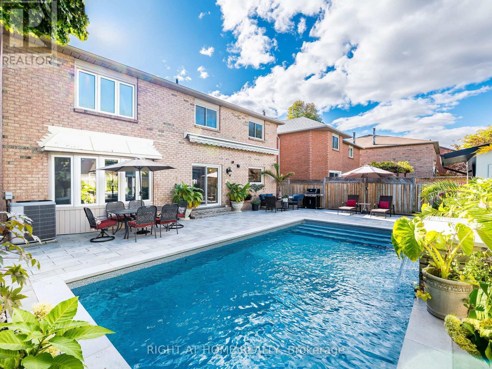 1477 Ballantrae Drive, Mississauga, Ontario  L5M 3N6 - Photo 42 - W12473140