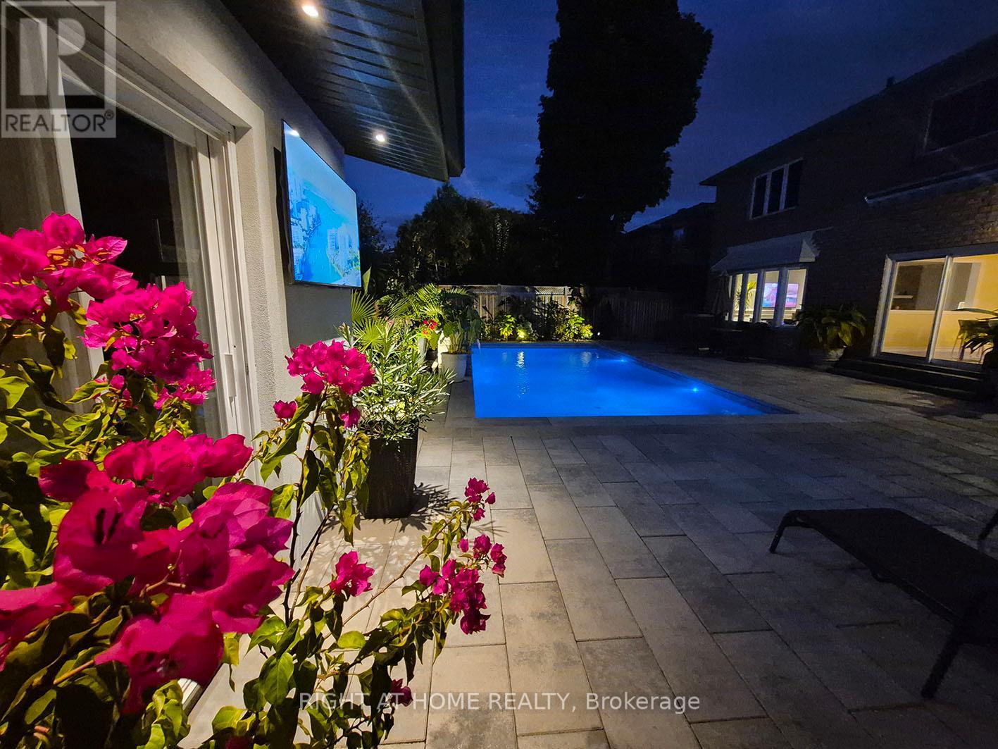 1477 Ballantrae Drive, Mississauga, Ontario  L5M 3N6 - Photo 50 - W12473140