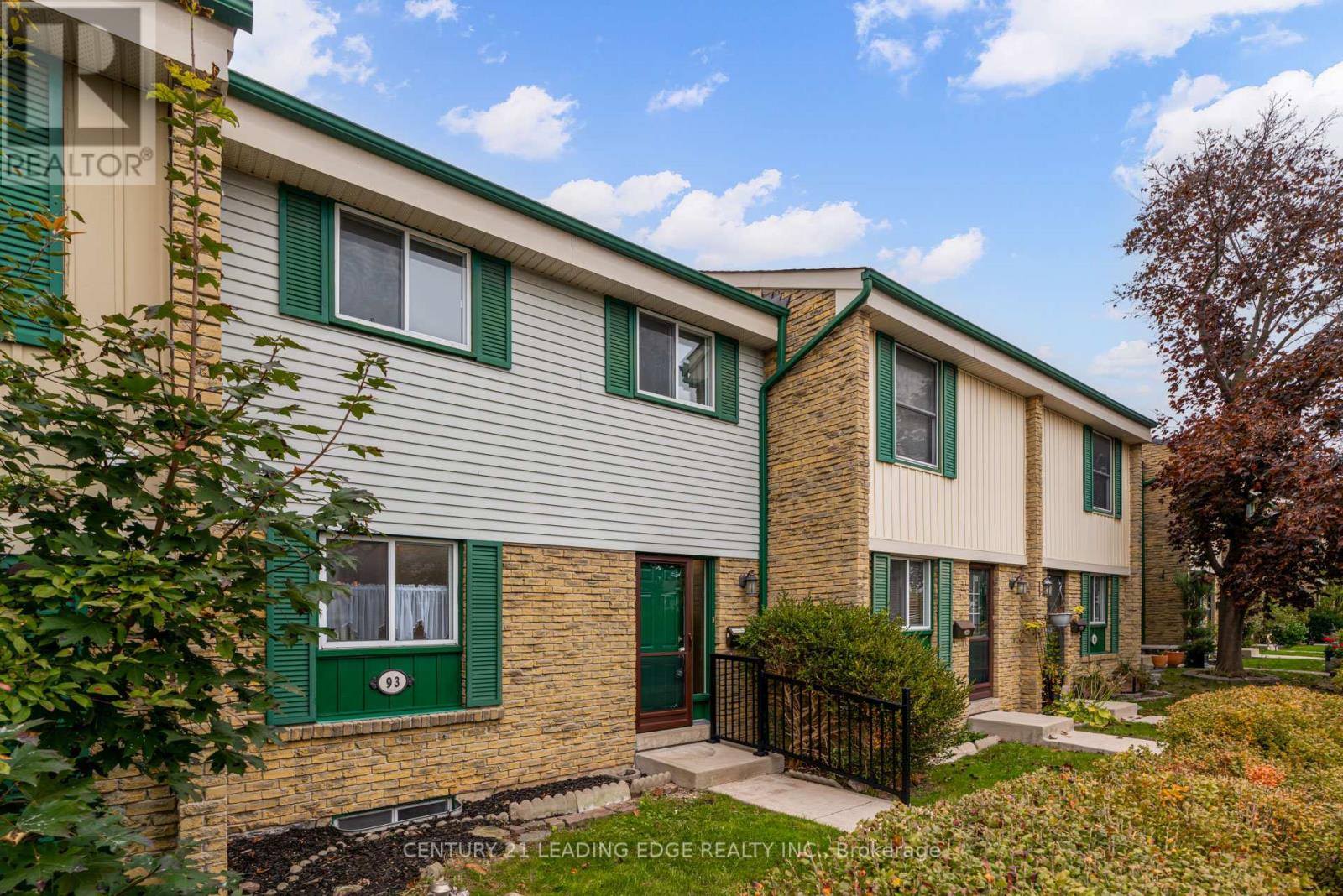 93 - 2779 Gananoque Drive, Mississauga, Ontario  L5N 2E4 - Photo 3 - W12473142
