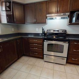 13 Beachville Circle, Brampton, Ontario  L6X 0V3 - Photo 3 - W12473155