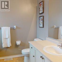 13 Beachville Circle, Brampton, Ontario  L6X 0V3 - Photo 7 - W12473155