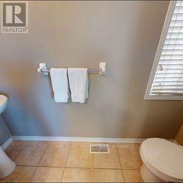 13 Beachville Circle, Brampton, Ontario  L6X 0V3 - Photo 8 - W12473155