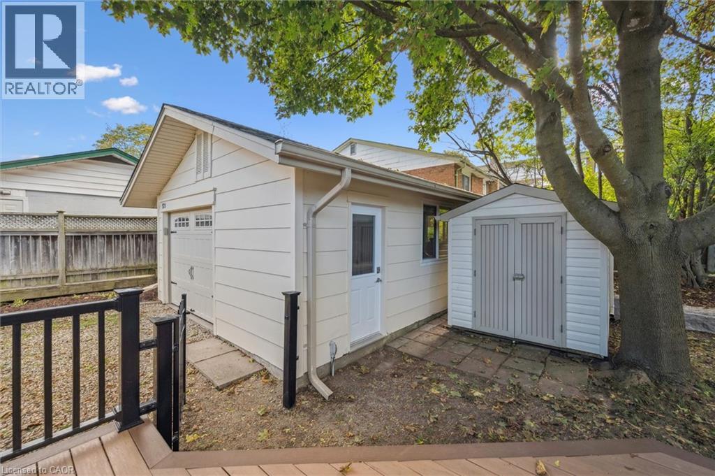 Property at 521 GLEN FORREST Boulevard image 3