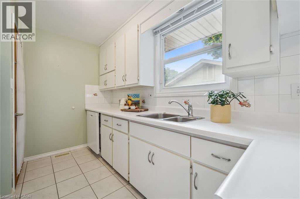 521 Glen Forrest Boulevard, Waterloo, Ontario  N2L 4H9 - Photo 15 - 40777606