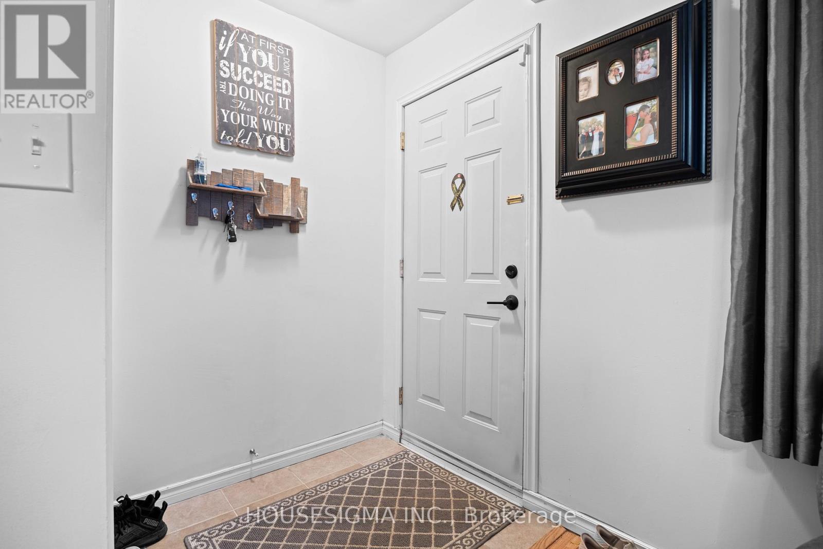 334 Edmonton Street, London East, Ontario  N5W 4Y2 - Photo 4 - X12473179
