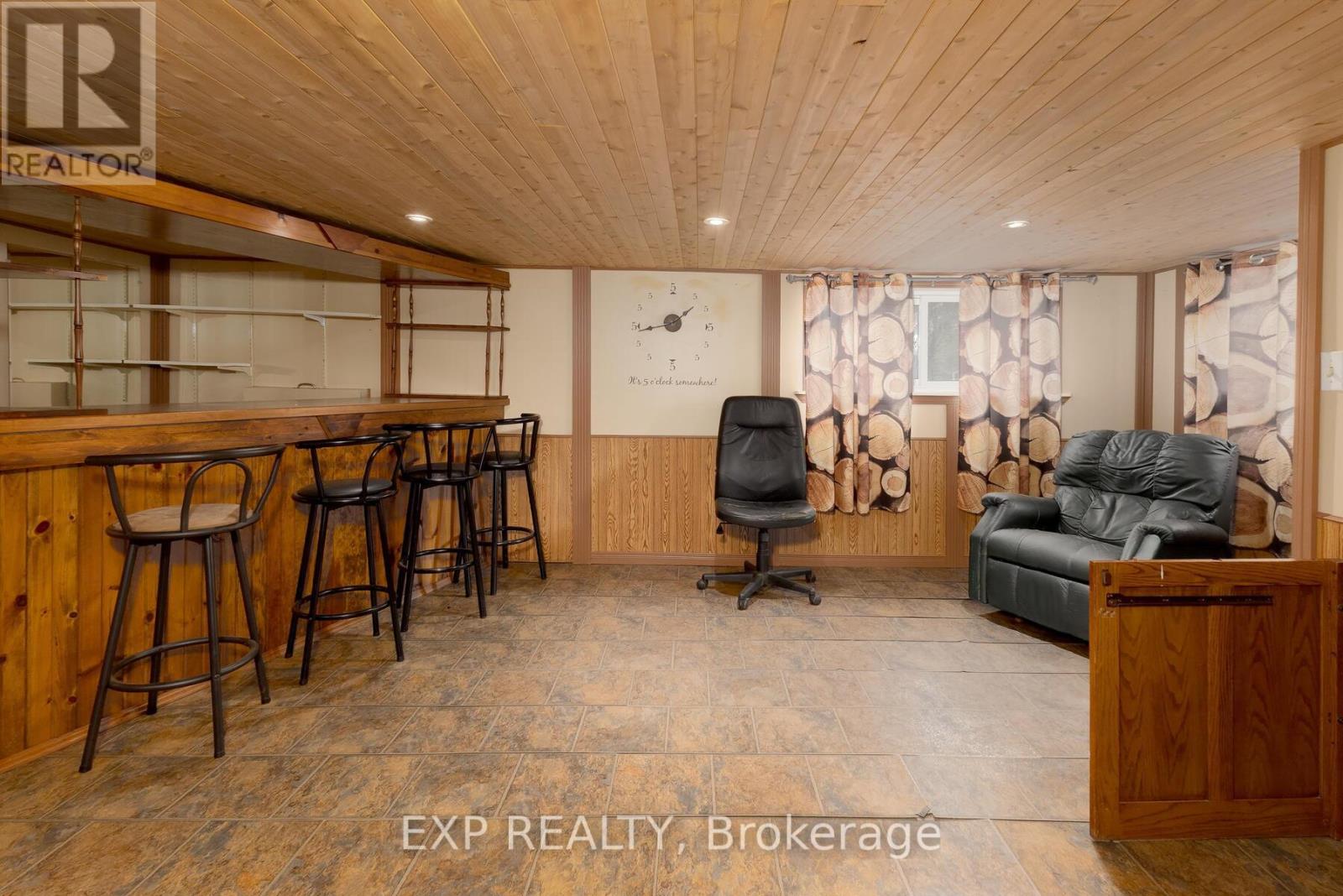 23 Oak Street, Bayham (Vienna), Ontario  N0J 1Z0 - Photo 12 - X12473193