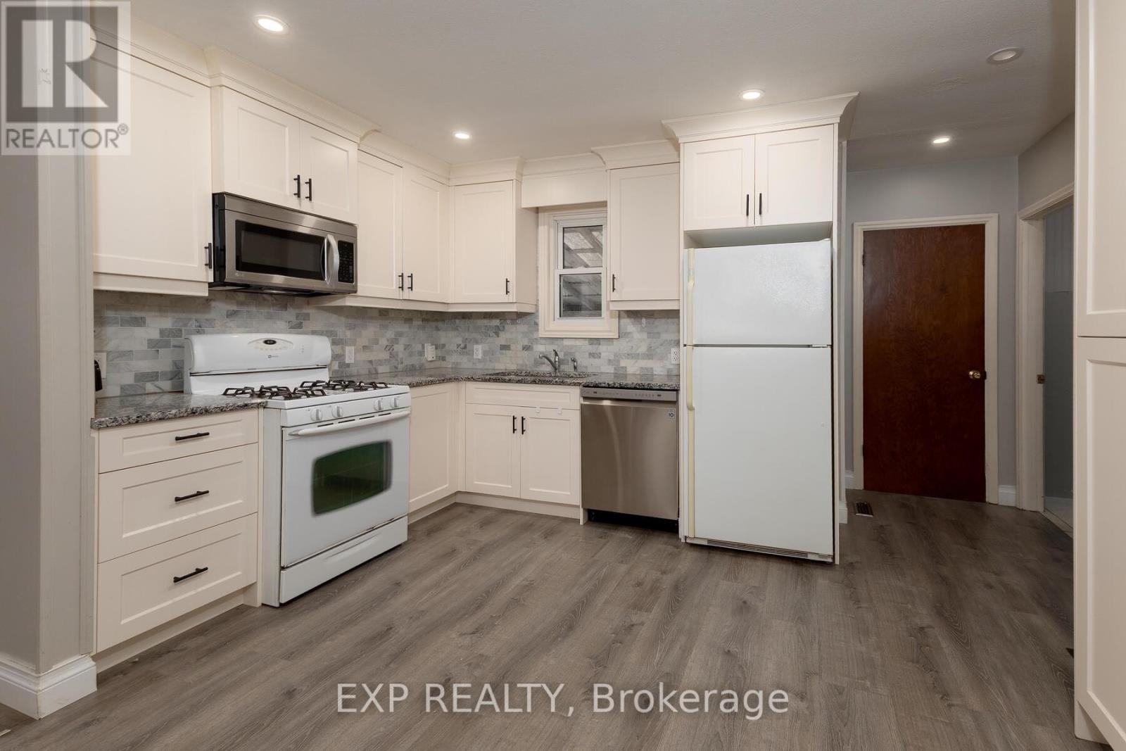 23 Oak Street, Bayham (Vienna), Ontario  N0J 1Z0 - Photo 4 - X12473193