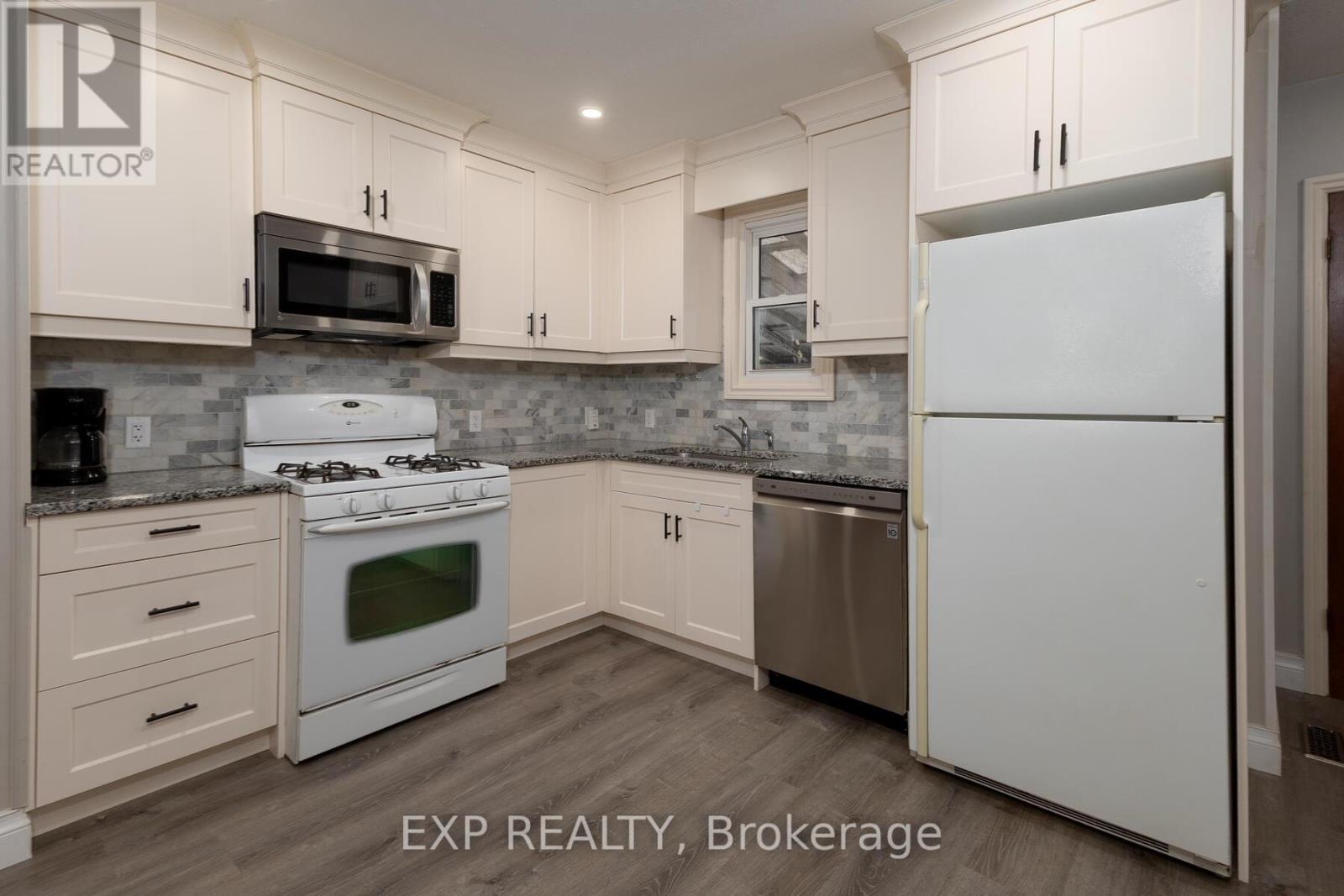 23 Oak Street, Bayham (Vienna), Ontario  N0J 1Z0 - Photo 5 - X12473193